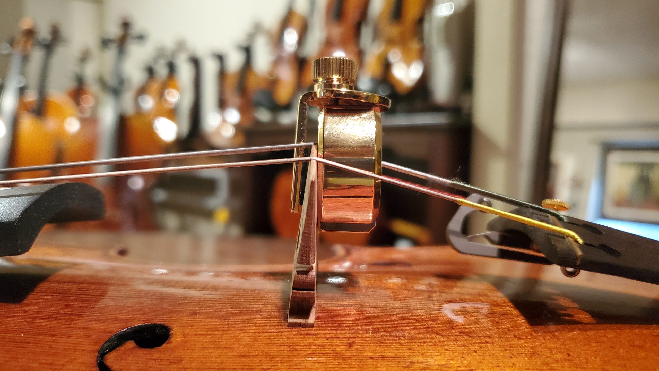 ヴァイオリン練習用の消音器4種、弾き比べてみた！ – 古賀弦楽器